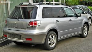 Mitsubishi_Outlander_I_2003-2006_rear